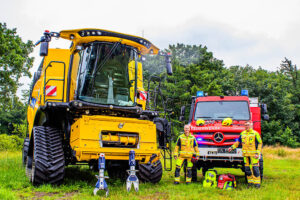 Feuerwehreinsatz Maehdrescher FLORIAN2024 003 m