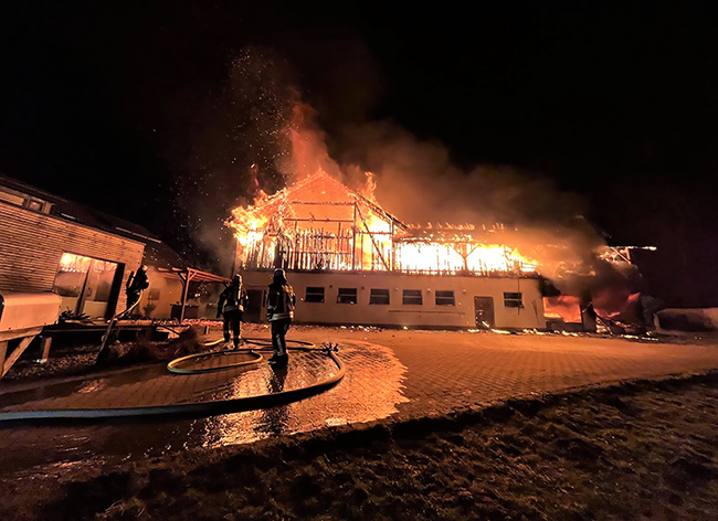 Mehrere Einsätze binnen 24 Stunden fordern Feuerwehren, THW und Rettung im Landkreis Cham